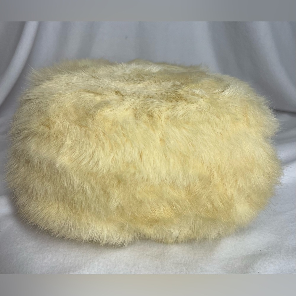 Soft Vintage Cream Fur Hand Warmer Muff. In Very Good Vintage Condition.